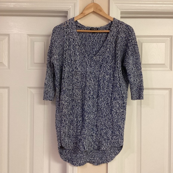 ♥️CLOSET CLEAROUT♥️ Express Blue Tunic V-Neck Sweater - Picture 3 of 11